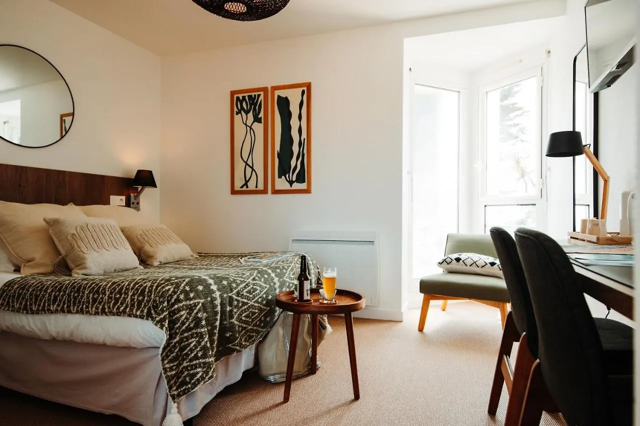Logis Hotel De La Pointe Du Cap Coz Fouesnant 3*,